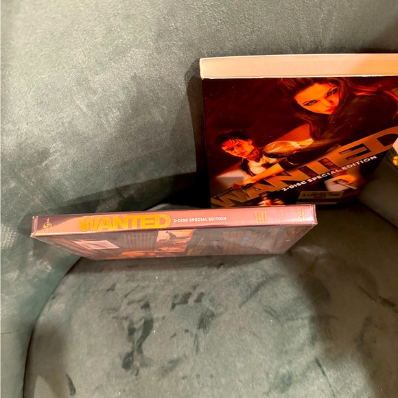 Wanted 2-Disc Special Edition DVD with Bonus Features - Picture 6 of 6